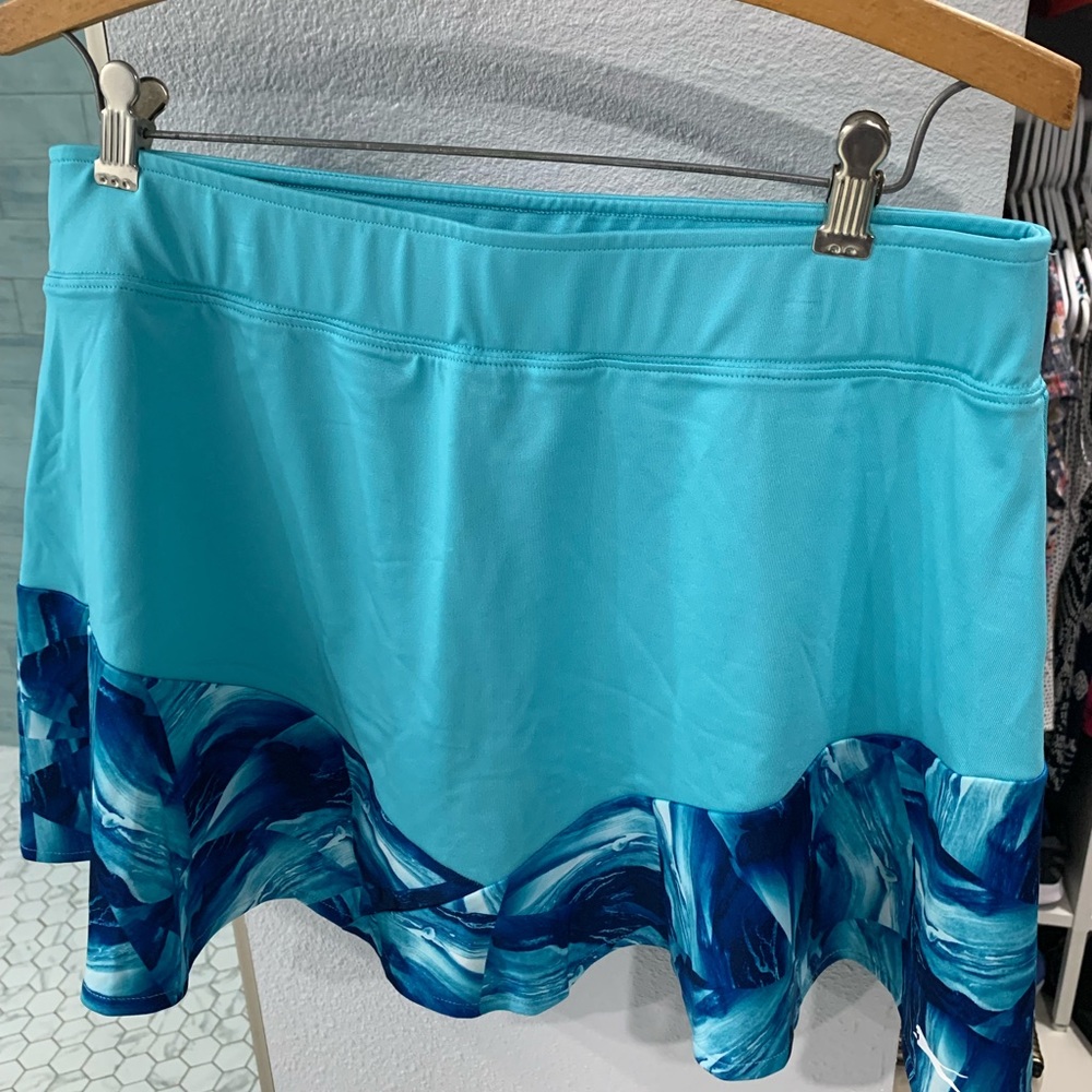 Slazenger Tennis Skort. Size large. Turquoise Blue